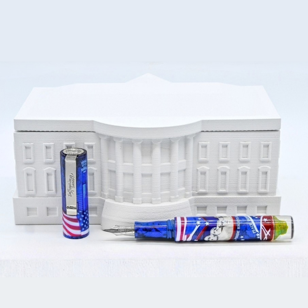 The American Dream con la confezione ispirata alla Casa Bianca