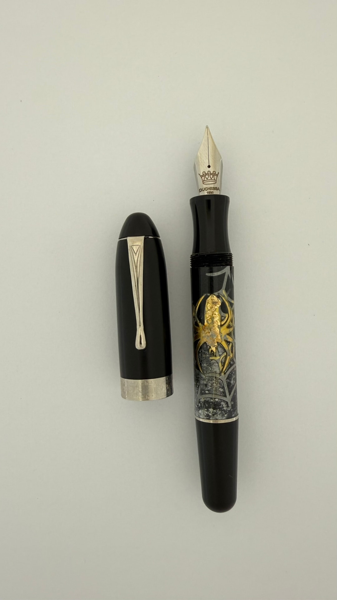 Stilografica Spider Palladio 06 con ragno dipinto a mano, esemplare unico con finitura palladio