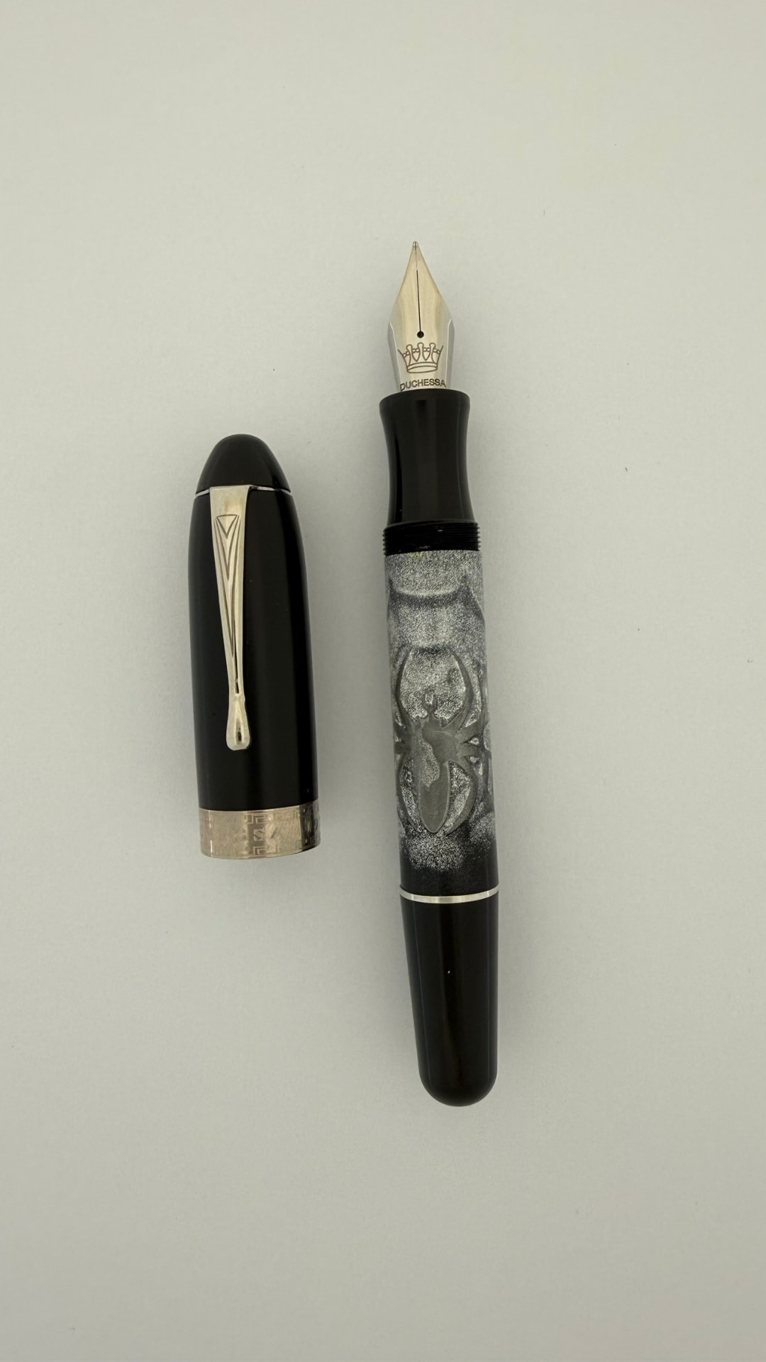 Stilografica Spider Palladio 07 con ragno dipinto a mano, esemplare unico con finitura palladio