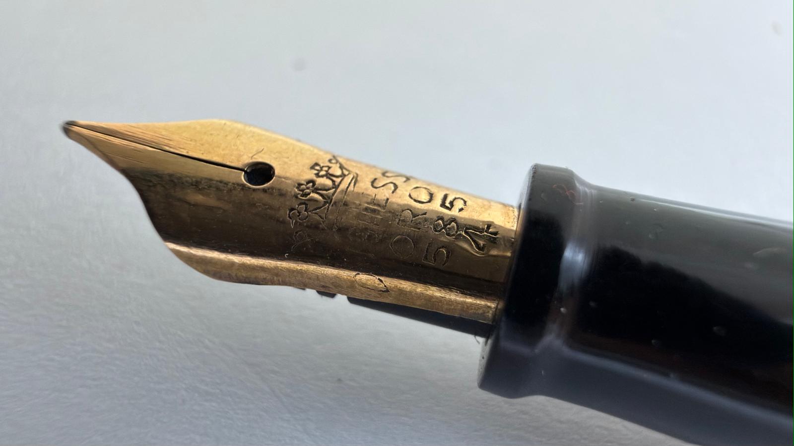 Pennino in oro 585 con la corona